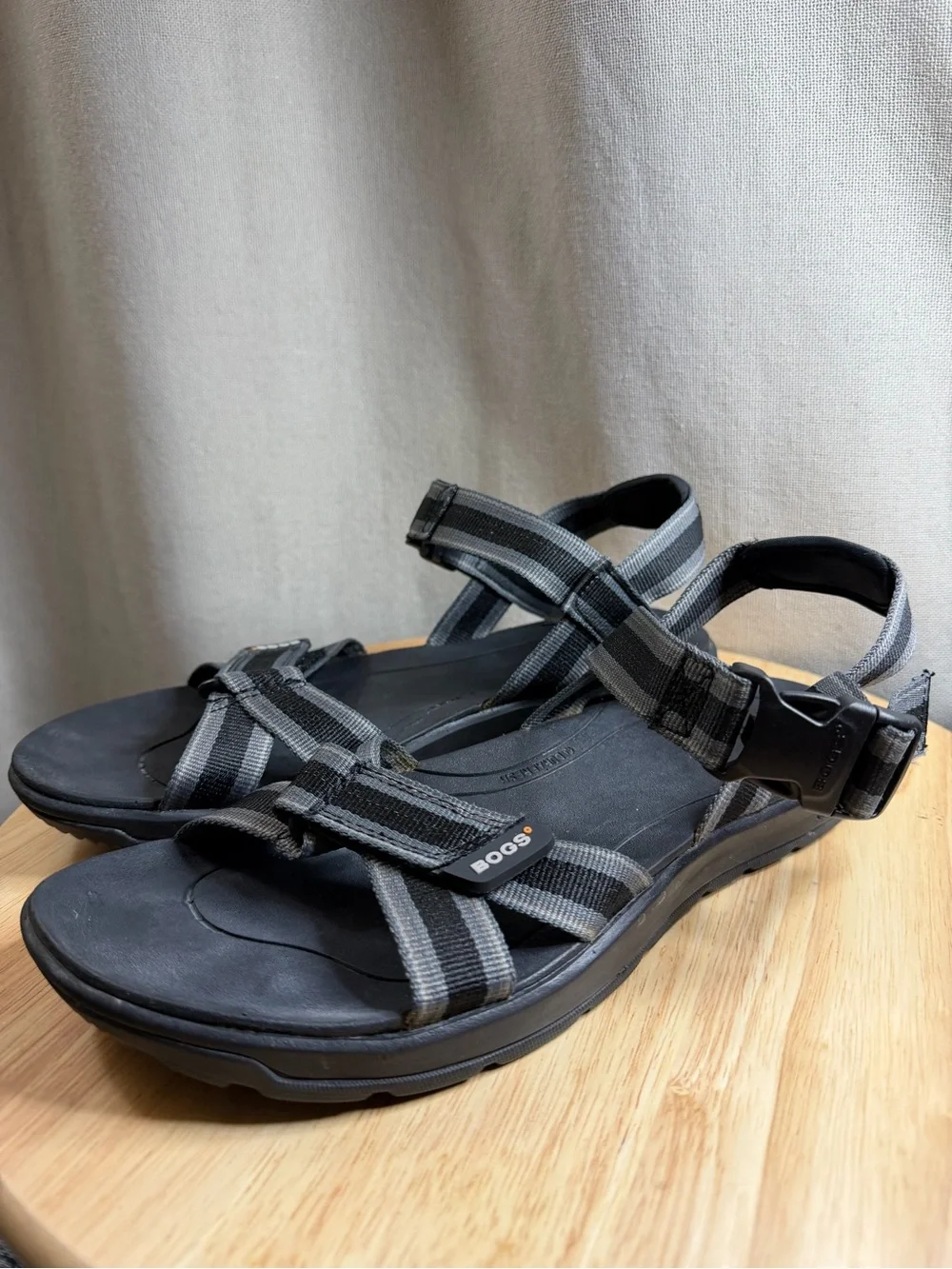 Bogs Men’s Rio stripes sandals